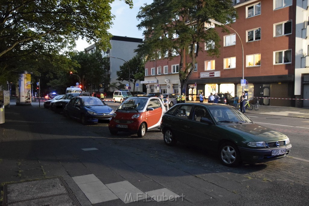 Schwerer VU PKW Rad Koeln Deutz Giessenerstr Betzdorferstr P024.JPG - Miklos Laubert